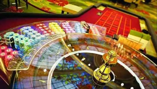 Antarmuka aplikasi koi88 menampilkan permainan slot dan menu navigasi mobile